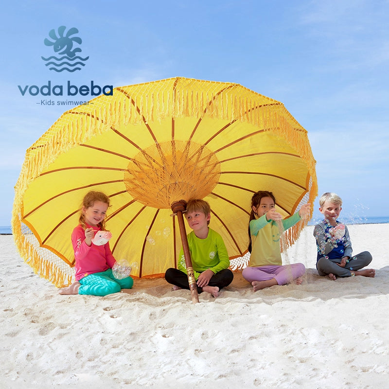 Bright-colored sunscreen long sleeved shirt